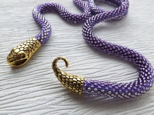 sosuperawesome:Beaded Snake Necklaces and Bracelets, by Foxy Style Jewelry on EtsySee our ‘jewelry’ 