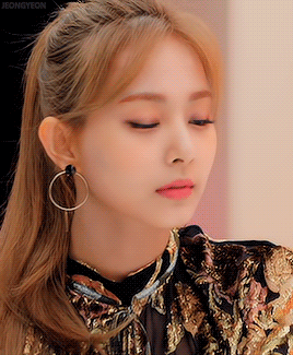 Newcaptainofsquad9 I Can T Handle You Being Back Chou Tzuyu X Black