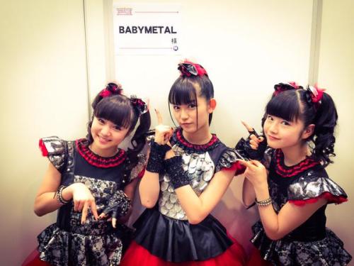 BABYMETALさんはTwitterを使っています: “@BABYMETAL_JAPAN 「ミュージックステーション スーパーライブ2014」間も無く出演DEATH！！番組スタートから早