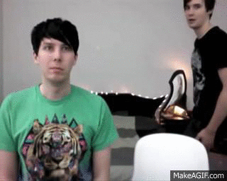 fandom-equality:  dan we arent allowed to laugh dan dan danisnotonfire amazingphil
