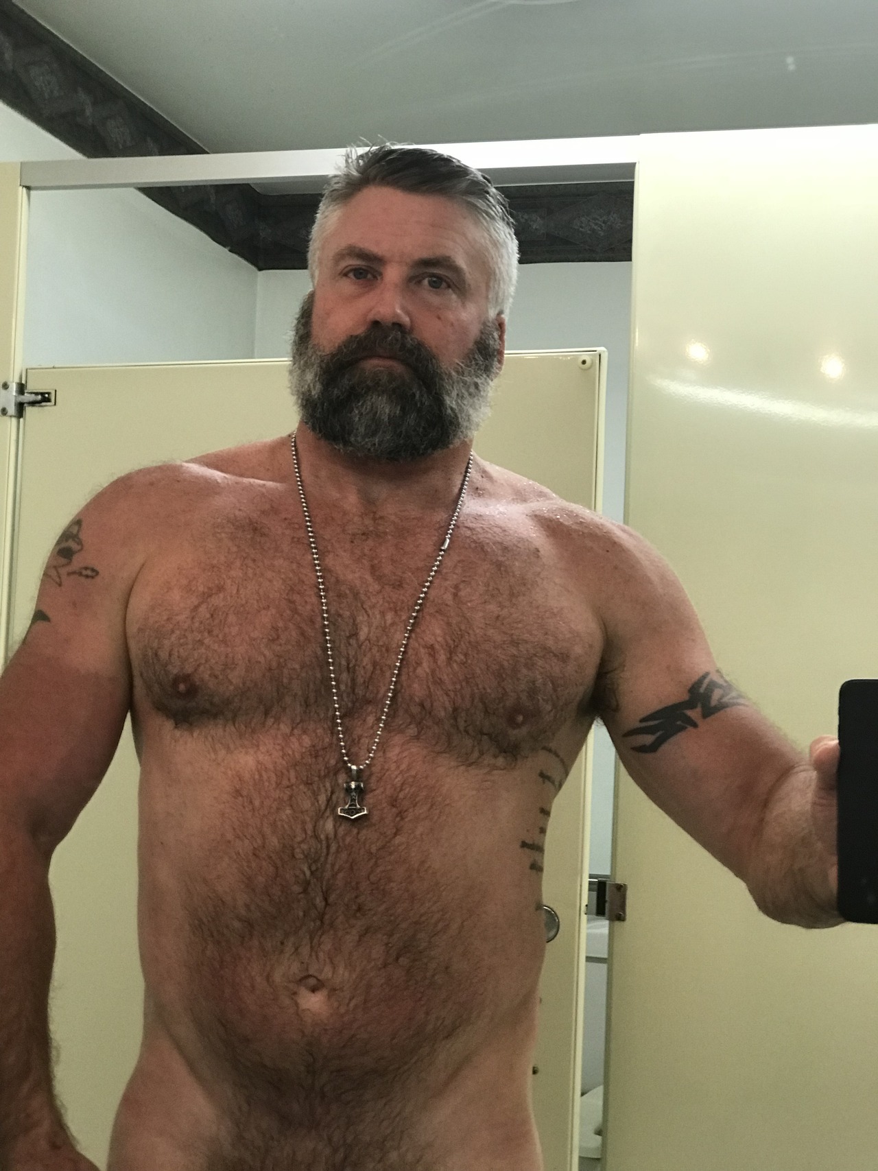 fhabhotdamncobs:  W♂♂F     (WARNING!   No “Pretty Boys” here.)  
