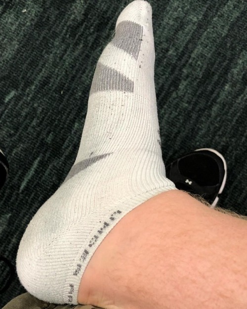 socksstud91:These are starting to get worn out and sweaty! Classic UA no shows! So hot!