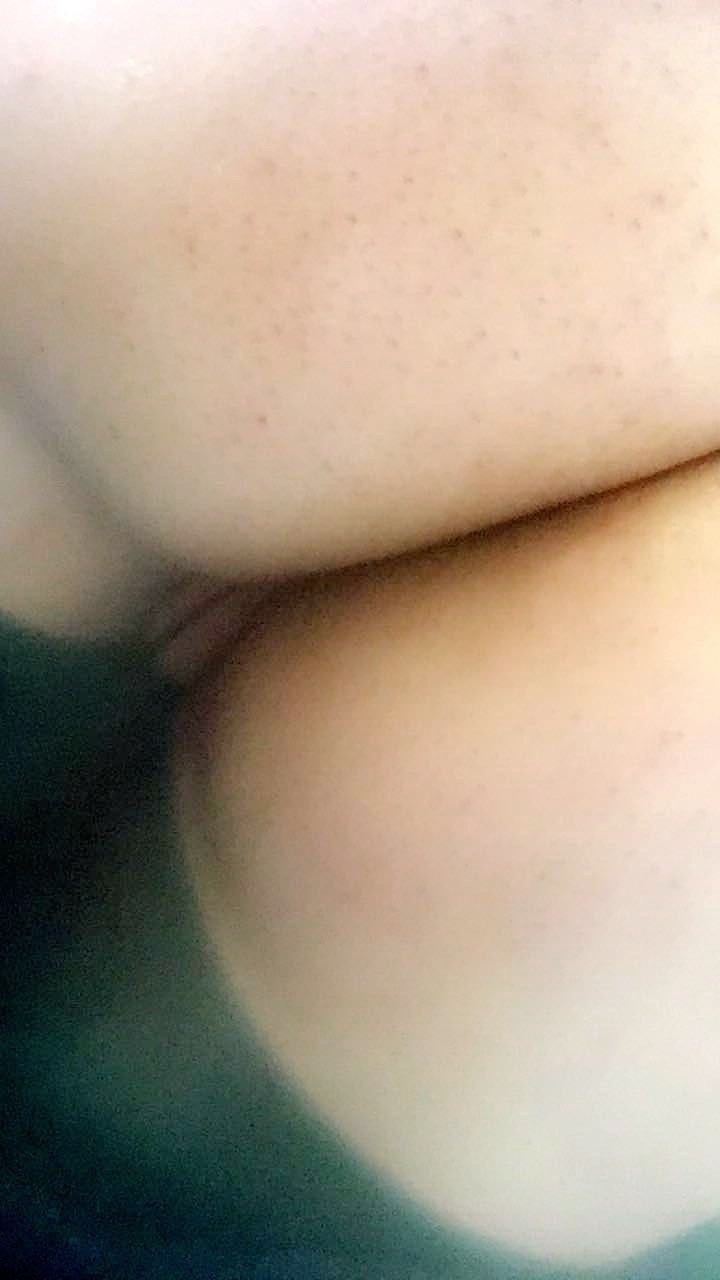 lewdbabygirl:  ✨💦 Bath time 💦✨ 