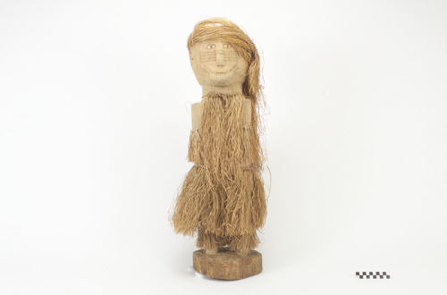 Wood carving, representing a man with grass costume.Used for memory of deceased clan members.Yagua (