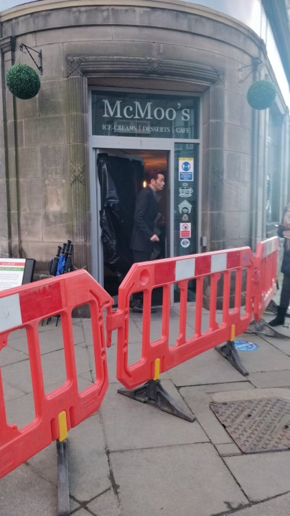 fuckyeahgoodomens: More photos from yesterday’s filming at Bo’ness cinema Hippodrome! :) (x,x,x,x)Ng