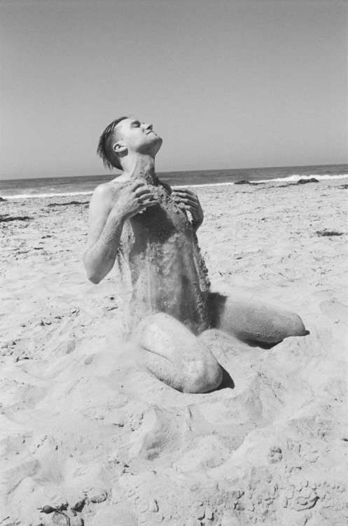 americasfinestkids:  frame #21,22 of Kyle at the beach. San Diego, California (2014) 
