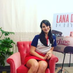 missdelrey:  Lana at the Urban Outfitters meet &amp; greet. 9.19.15