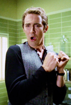 leepace-daily:  #that’s it #that’s what you all need to know about lee pace in pushing daisies