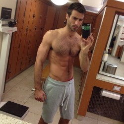 texashorndawg:  rugbyplayerandfan:  Rugby players, hairy chests, locker rooms and jockstraps Rugby Player and Fan  Perfect!!!