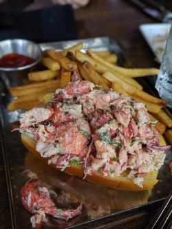 insert-witty-comment:  Overflowing lobster roll for lunch [OC] via /r/FoodPorn