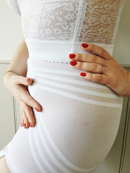 cooltim: corsetmakersotherhalf:  stickycrotch:  stoney674bd:   long line bra and open bottom gi
