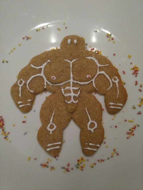 tarnivitchsilverwolf:marquis-de-rent:Just so you know how serious I was about gingerbread musclemen.