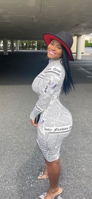 Munnyb:munnyb:#Ms Gigi_Empress  Follow Me.  *Blue Boy*