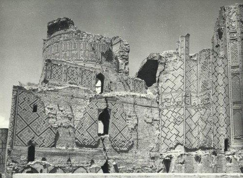  Ruins of Bibi-Khanym Mosque in Samarkand, Uzbekistan, 1947