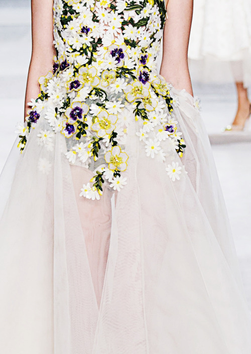 fuckyeahfashioncouture: Giambattista Valli  Haute Couture Winter 2014