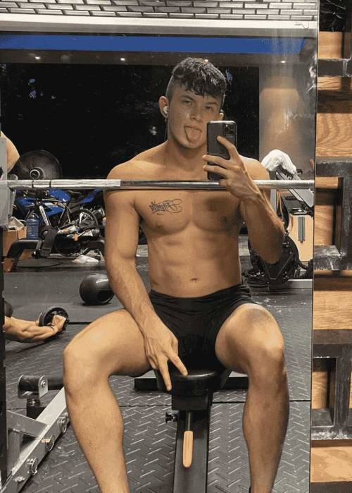 Only reason I hate these guys at the gym is because it’s hard to control myself!SEE MORE HOT G