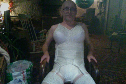 fabboy75:sissy faggot in white lingerie, thick diapers, big silicones boobs, as public urinals in my