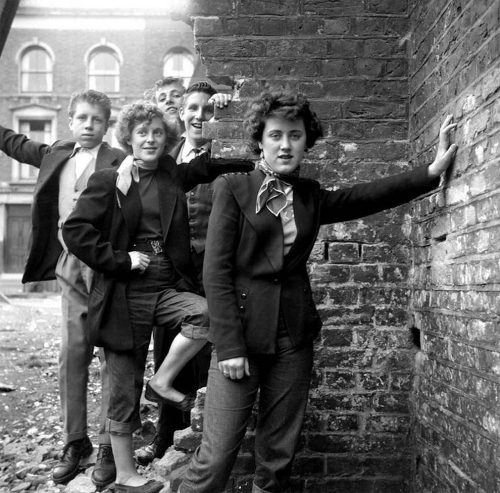 geeksofdoom: bobbycaputo: Rare Pics Of The Infamous ’50s London Girl Gang Photographed by Ken Russ