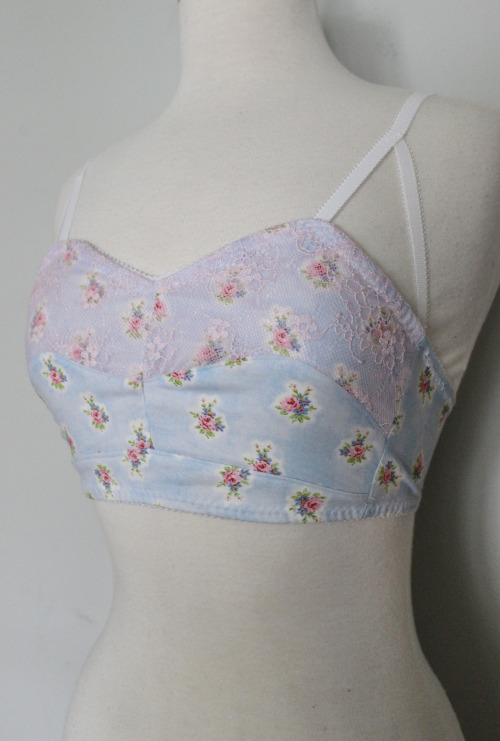 bettiefatal:  Floral and Lace Vintage 40s Style Bra