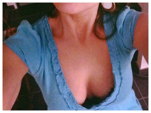 giminifee: Ma tenue de vendredi pour aller au travail.. Joli décolleté