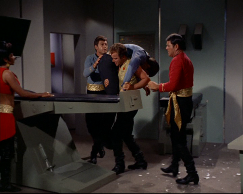 prince-atom: oddlyalli: captaincrusher: James Tiberius Kirk carrying around grown men like they weig