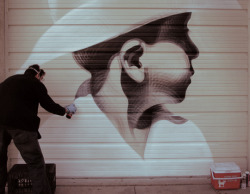 fr-nko:  El mac es un artista urbano born in LA, ese! Su peculiar técnica de bombear con aerosoles hace mas atractivos sus murales que se pueden encontrar en varias partes del mundo, y de vez en cuando colaborando con Retna otro artista con una técnica