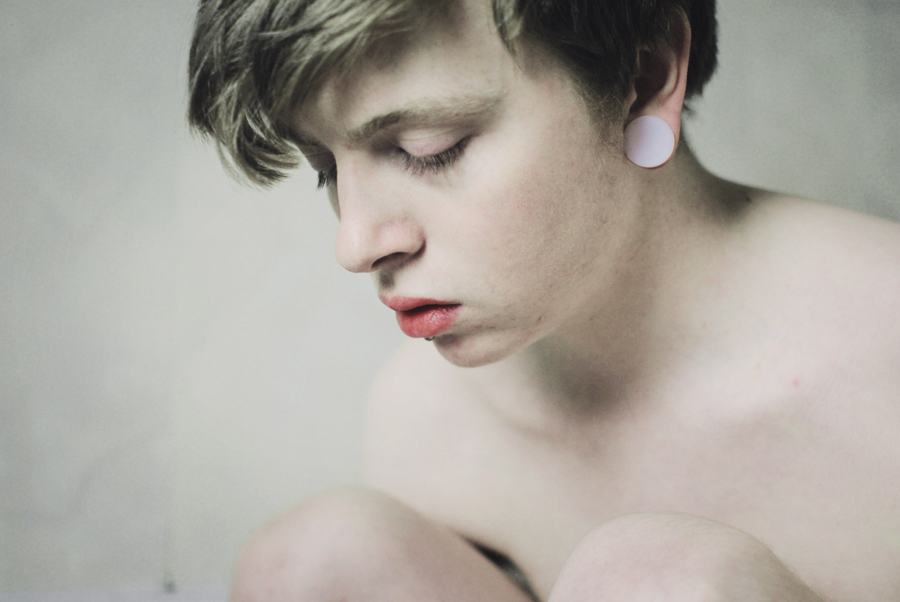 sean-clancy:  i’m just a ghost by Seanen Middleton 