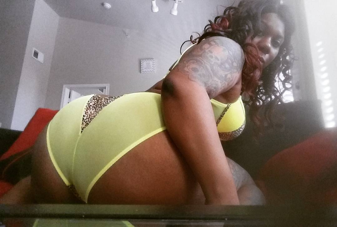 assaholix-ratedthickent:  SEXFEENE
