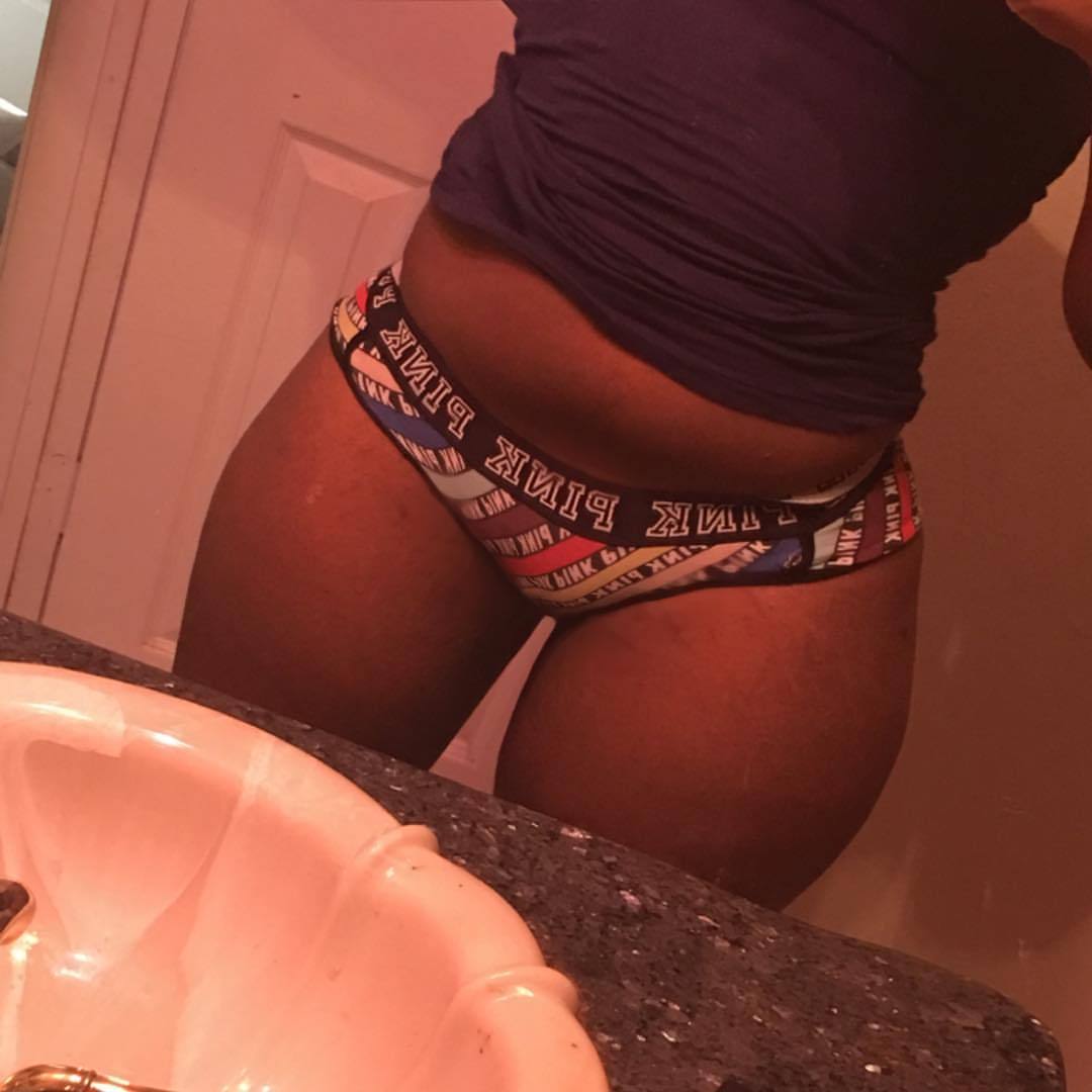 assonneri:  Front &amp; Back 😅 Send me nudes  👻 Lavishg0d