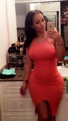 shefitsthatdress:  @BrittanyDailey Gorgeous figure in this tight fit dress #SheFitsThatDress