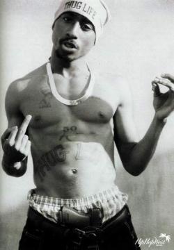 hiphop-community:  Tupac 