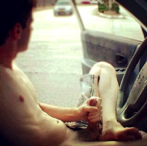 http://nudedriver.tumblr.com/post/69109820077
