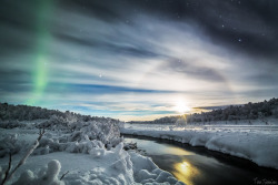 tiinatormanenphotography:  Suttesjohka moon halo.  One of my favourite photos from 2014.  Jan 2014.  Utsjoki, Northern Lapland, Finland.  by  Tiina Törmänen     www | FB  