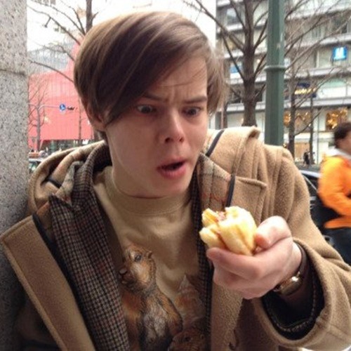 No Icon De Sherlock, Mas Eu Achei Essas Fotos Dos Meus Filhos E Precisei Fazer Icons. Like Or @hhlmes