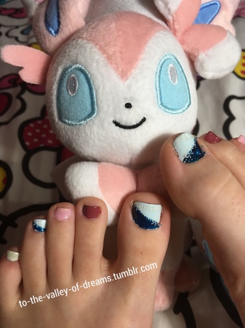 princess-olivia:Sylvion inspired pedi ✨ What’s your favorite Pokèmon?