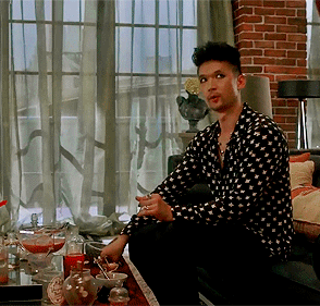 magnuslightswood:magnus bane in shadowhunters 2x02 sneak peek