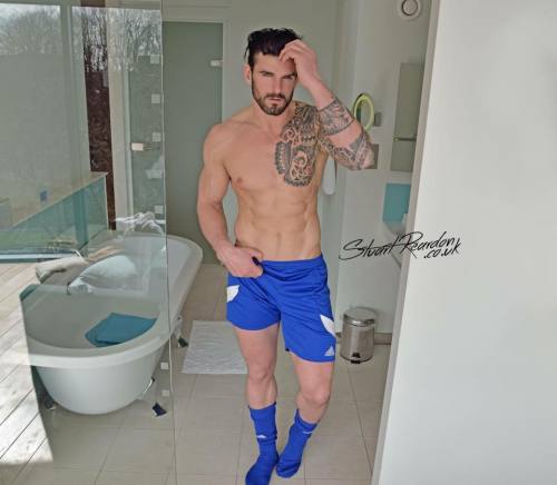 fansocks: rapideyesmovement:  Stuart Reardon by LouRay   👣👣FANSOCKS57   