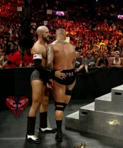 vampylove333:  Cesaro not so slyly copping