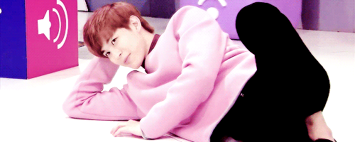 kongsook:  hongbin’s sexy “model on a bed” pose 