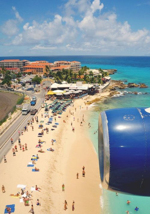 explicit-lsd:  Jetblue approach into st.marten