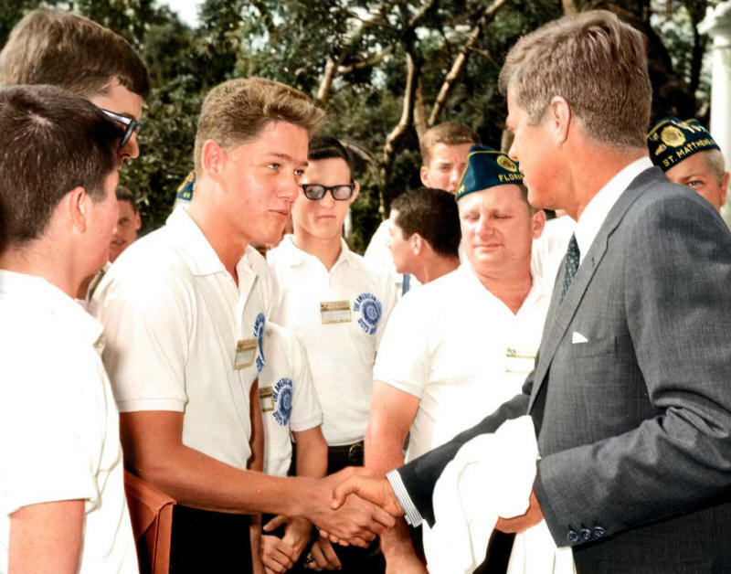 agent-michaelscarn:  Bill Clinton meeting President John F. Kennedy at the White