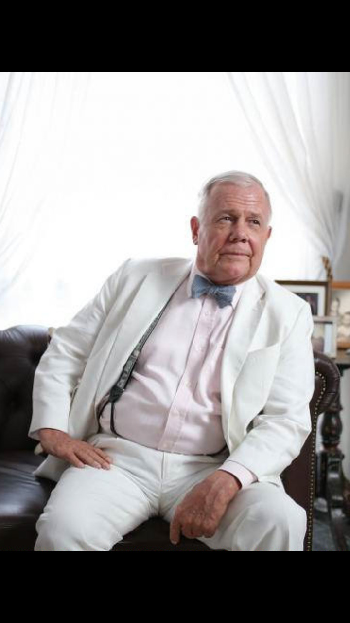 nicedaddy:All white everything  Gorgeous