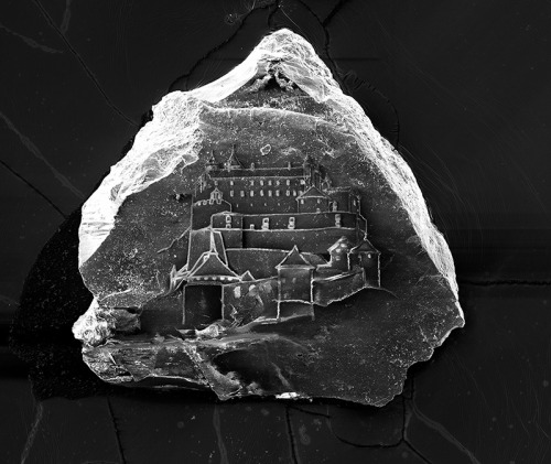 itscolossal:  The World’s Smallest Sandcastles Built on Individual Grains of Sand by Vik Muniz and Marcelo Coelho