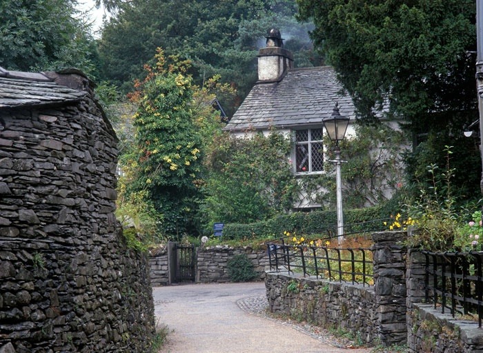 pagewoman:  Dove Cottage.. home of William Wordsworth and his sister Dorothy in Grasmere. by Val