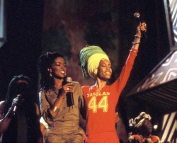 abhayamudraa:  Lauryn Hill & Erykah Badu