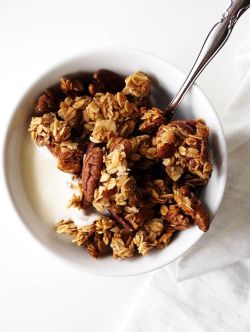 intensefoodcravings:Nutty Cardamom Granola