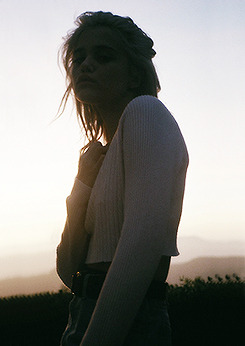 Gold-Ens:  Maroon-Moon:  Oh-Sky: Sky Ferreira By Grant Singer  Muse  Love 