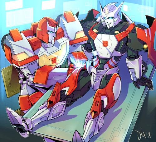 dataglitch:  Art Trade with theangrybee, who wanted Drift and Ratchet! ah let’s just say Drift and Roddy did some dumb stuff and he broke his legs or something idk so Ratchet is fixin’ him ;w; So sorry for the delay and hope ya like it! 