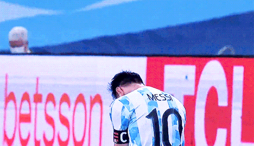 teammessi:#CopaAmérica | ¡EL MOMENTO TAN ESPERADO! Pitazo final y así lo gritó Lionel Messi.