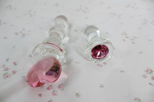 foxytail11:  So I got a number of requests asking to see my two glass plugs in a “safe for work” setting (in other words, not inside me haha) so here it is.  Both are made of 100% borosilicate glass so it’s very easy to clean, safe to use and works